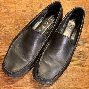 Ecco Men's Classic Black Slip-On Loafers